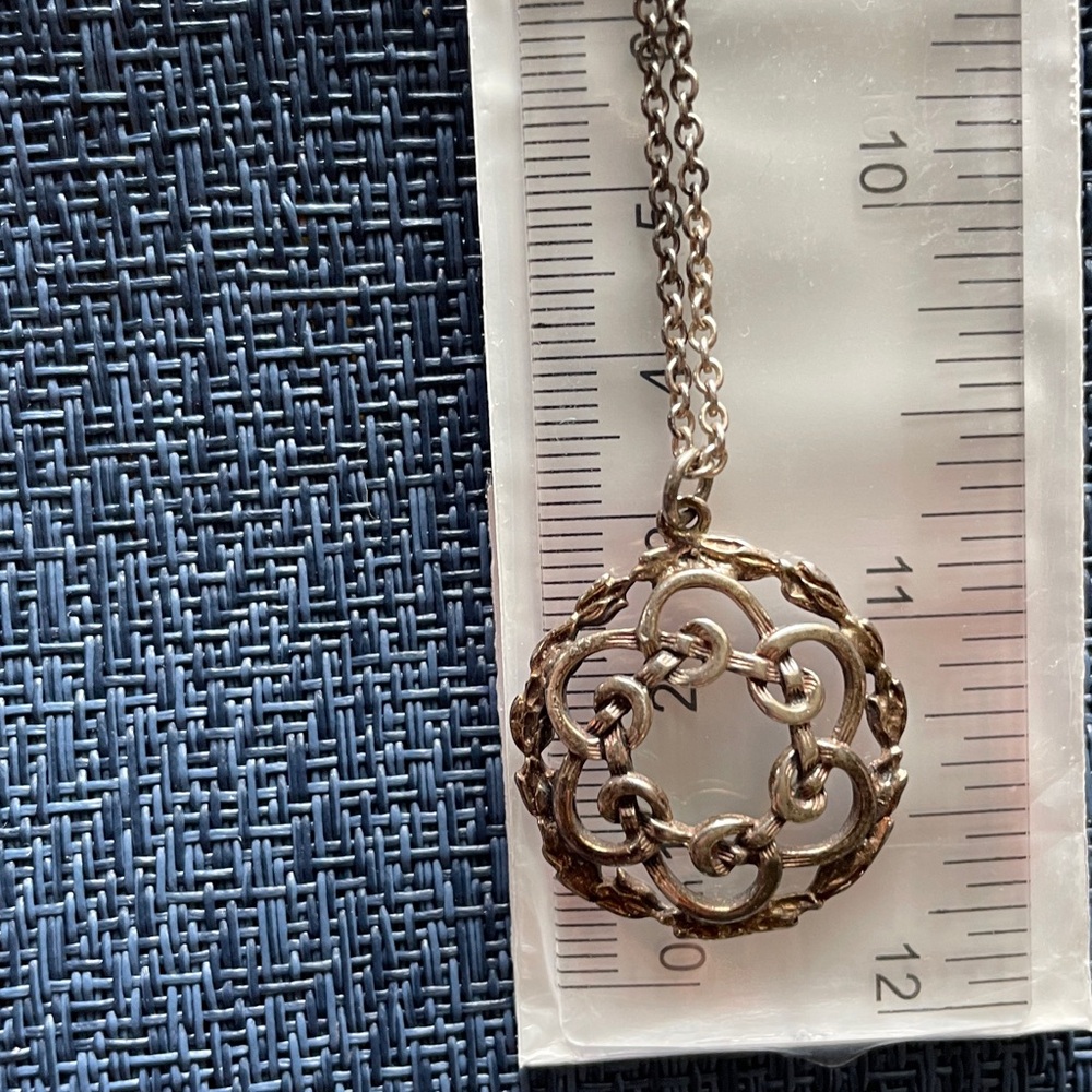 Elegant Silver Pendant Necklace